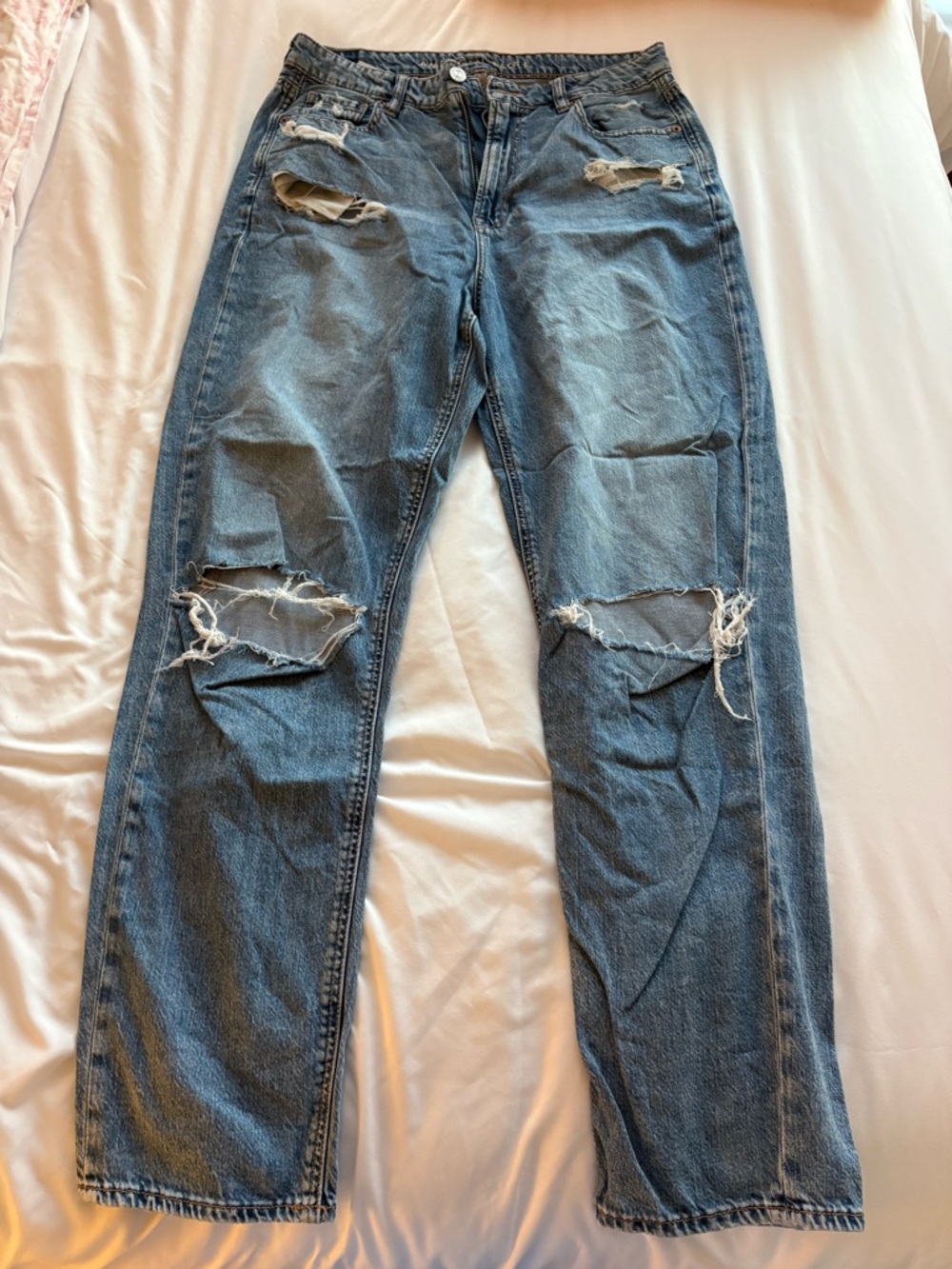 American Eagle Outfitters Women's Distressed Dark Blue Straight Mom Jeans